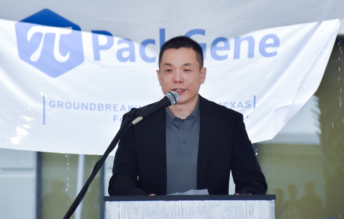 Dr.-Paul-Li-PackGene，Founder-and-President-speaking-at-PackGene-groundbreaking-ceremony